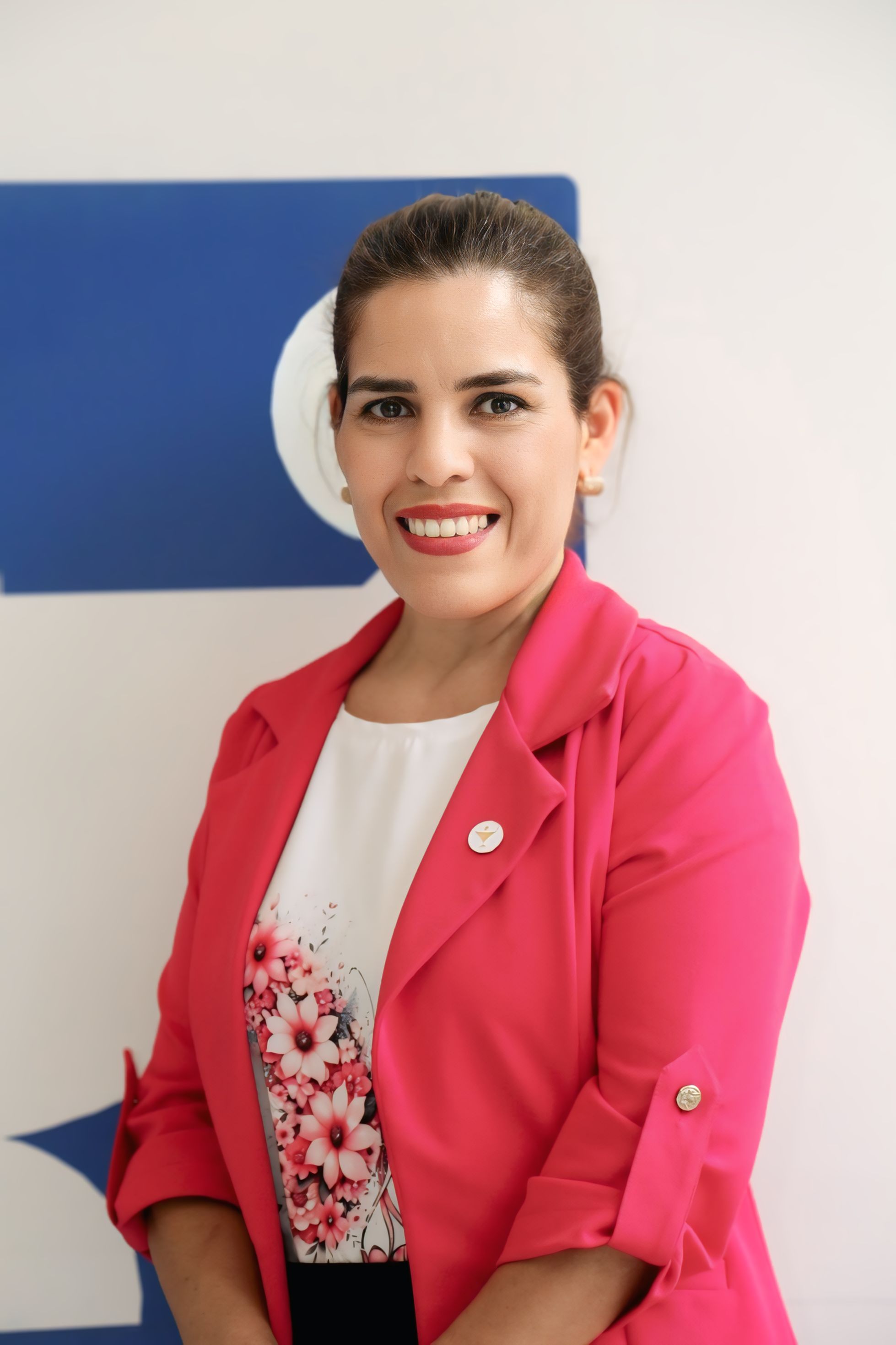 Lic. Shirley Fernández