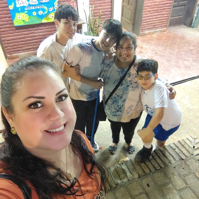 Sra. Elizabeth Achón